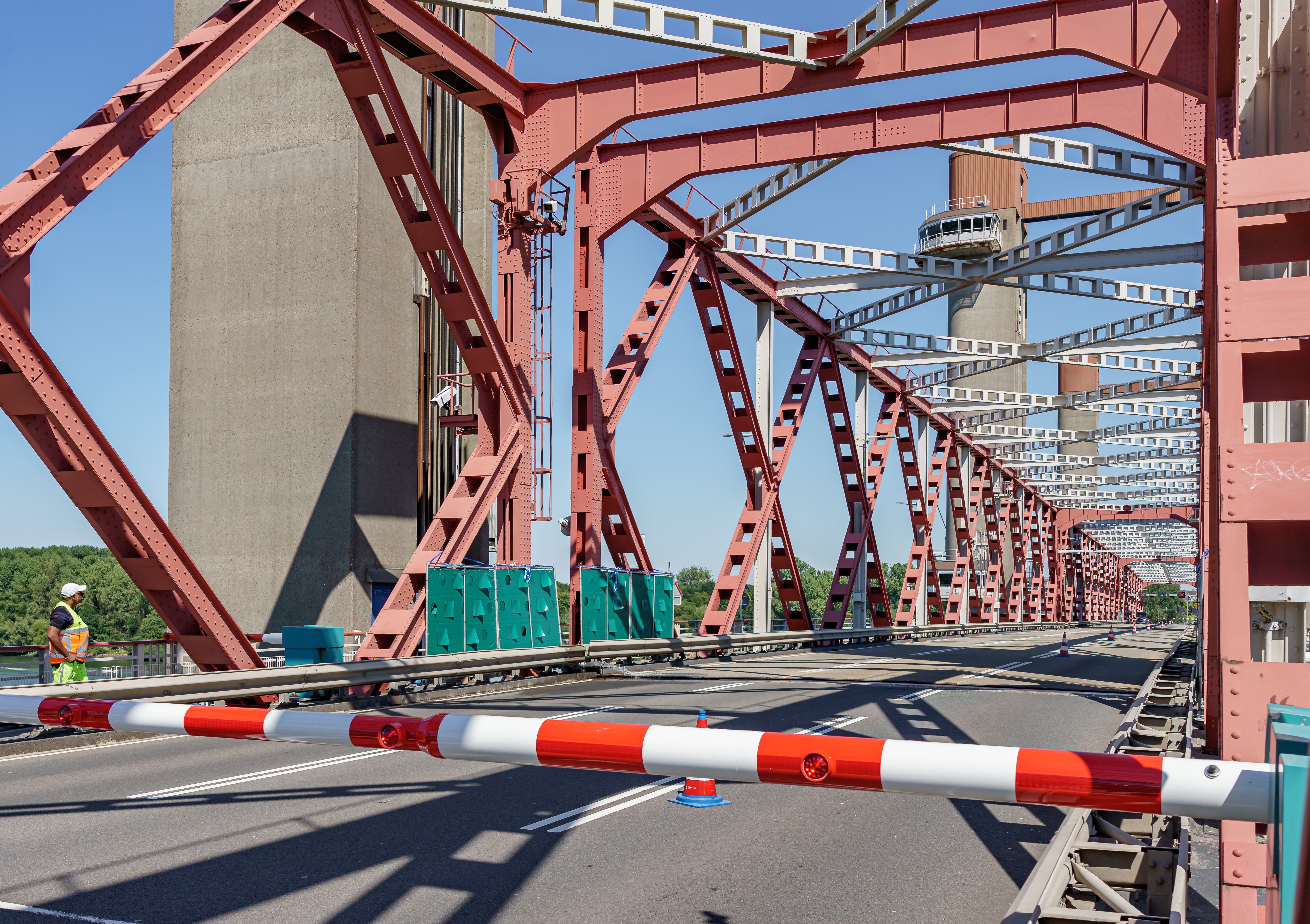 Foto-ok.nl: Spijkenisserbrug afgesloten